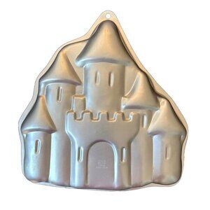 Wilton Vintage 1998 Enchanted Castle Cake Pan #2105-2031